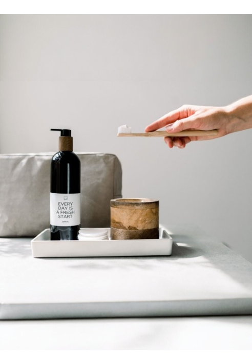 Leeff 18152 Żel pod prysznic Fabulous Fig — Every day is a fresh start (czarny)