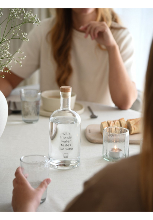 Leeff 18768 Butelka Wendy – "With friends, water tastes like wine" przezroczysta