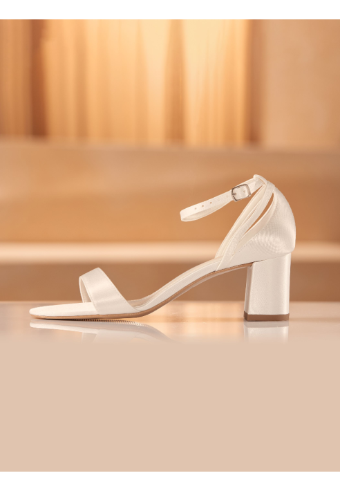 Avalia Tina Wedding Shoes ()